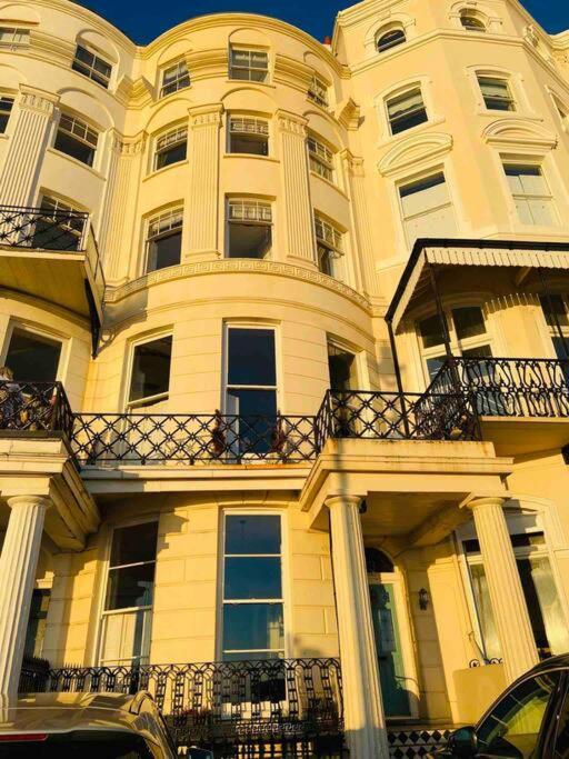 Stunning Seafront Apartment Brighton Екстер'єр фото